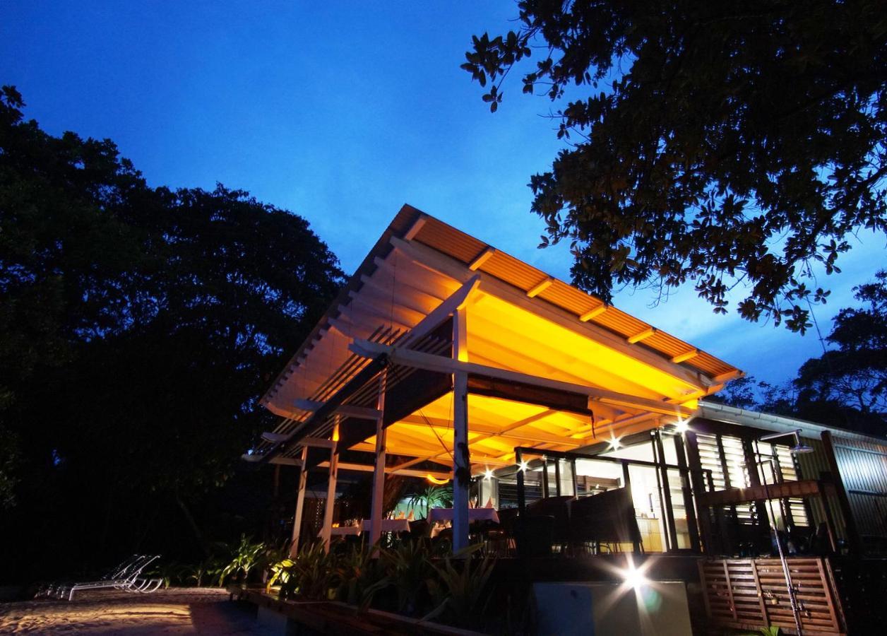 Barrier Beach Resort Luganville Exterior foto