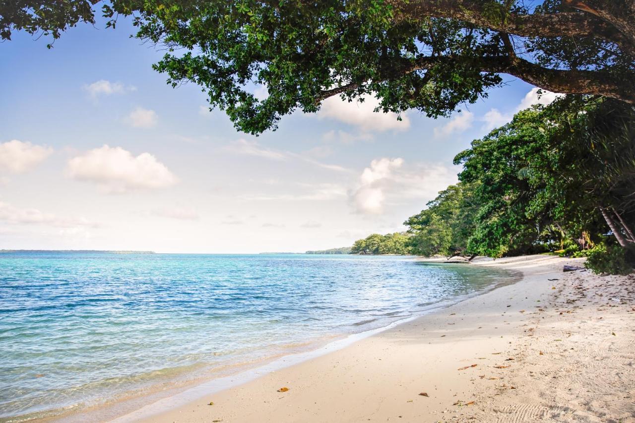 Barrier Beach Resort Luganville Exterior foto