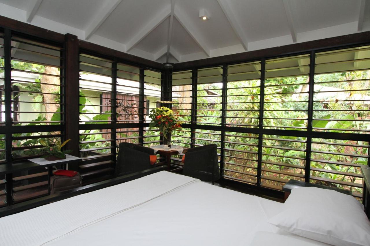 Barrier Beach Resort Luganville Exterior foto