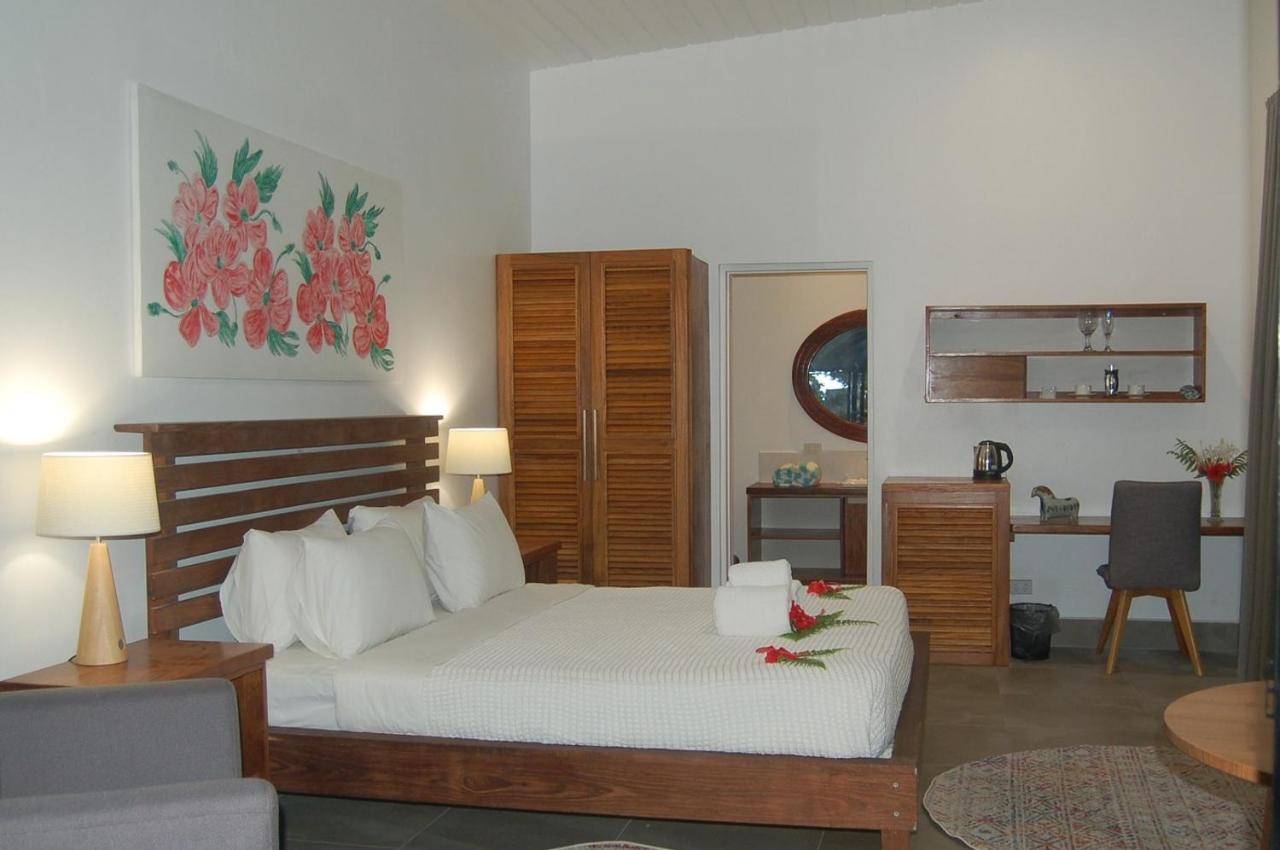 Barrier Beach Resort Luganville Exterior foto